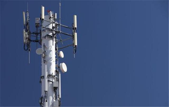 特朗普下令!美国运营商禁止使用华为通信设备,为何却没人回应?